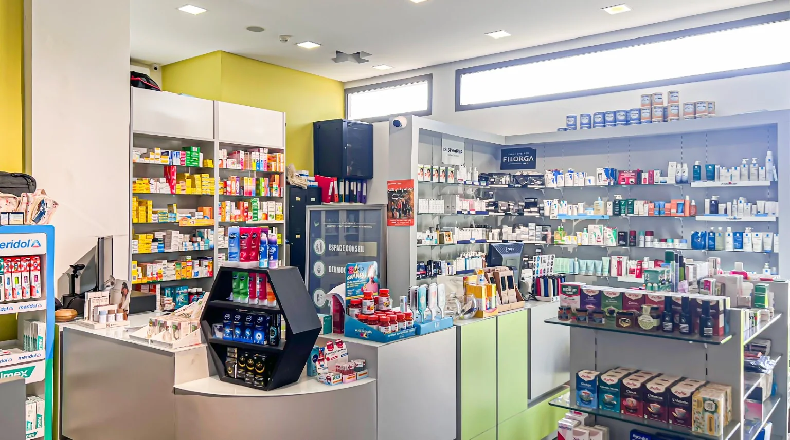 Espace intérieur de la pharmacie